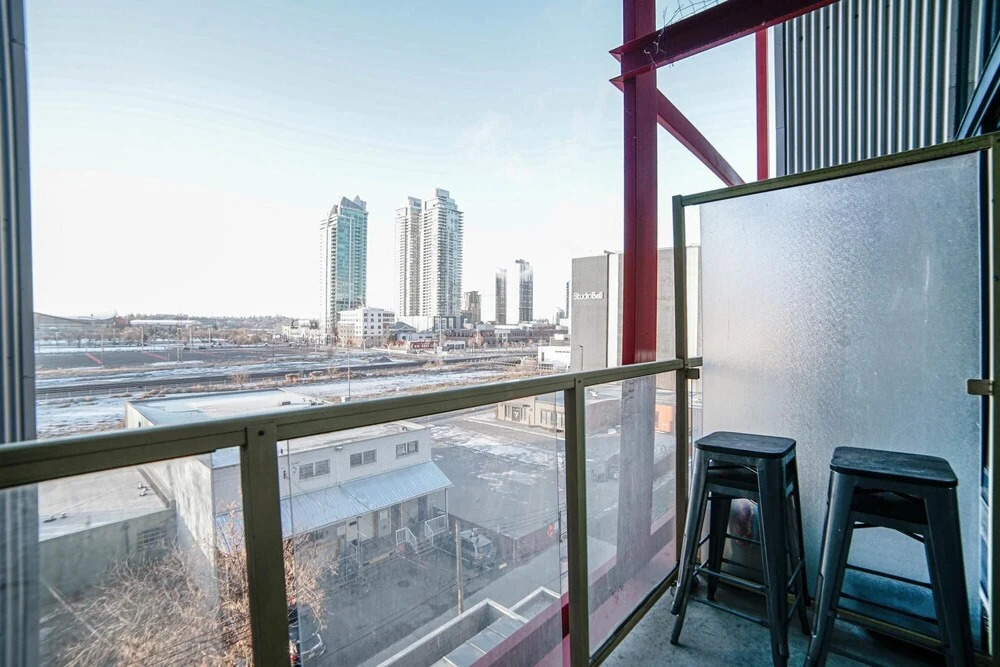 Charming 1BR W Sofa Bed and Private Balcony