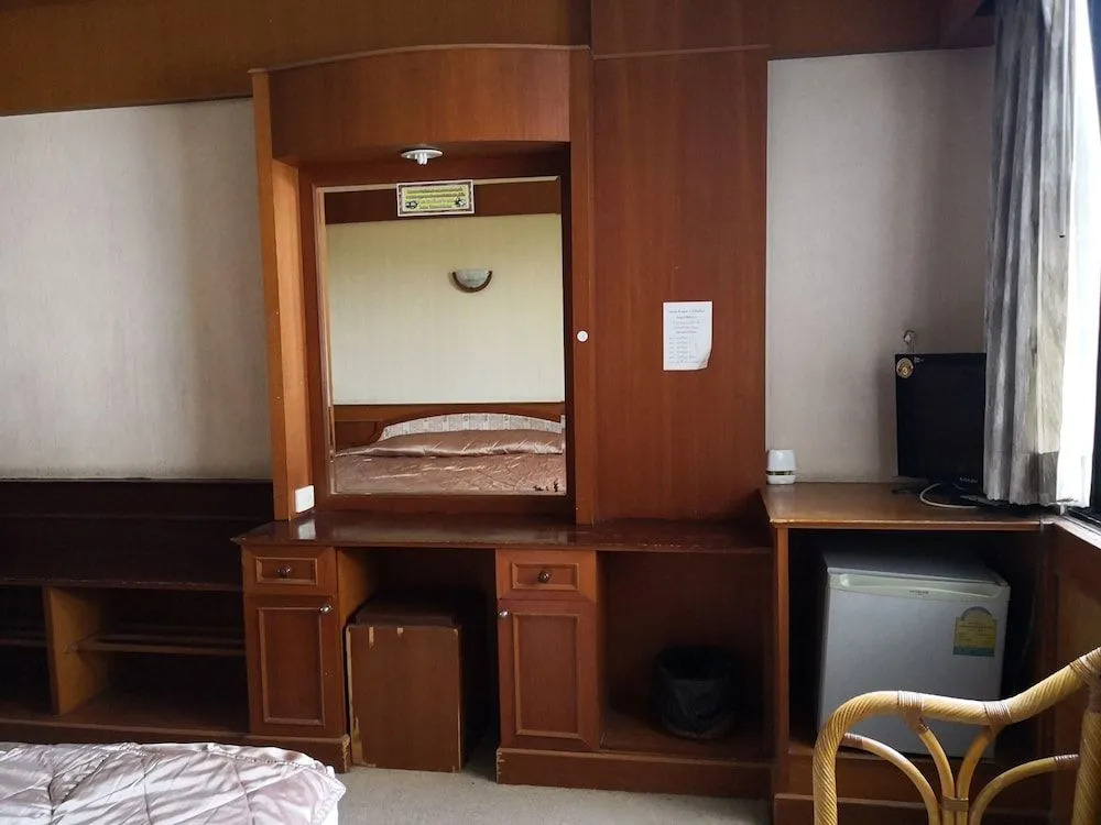 CL Garden Inn