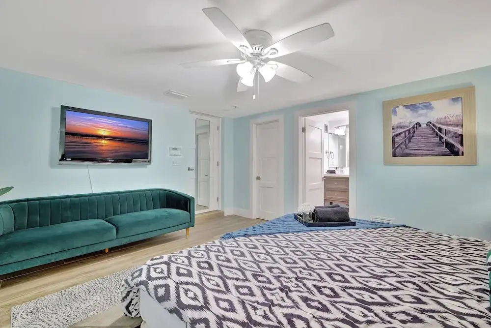 Seabreeze - 6BR Pool and Steps to Beach