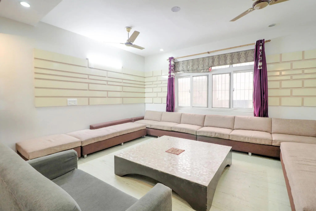 OYO DTT030 Classy Inn
