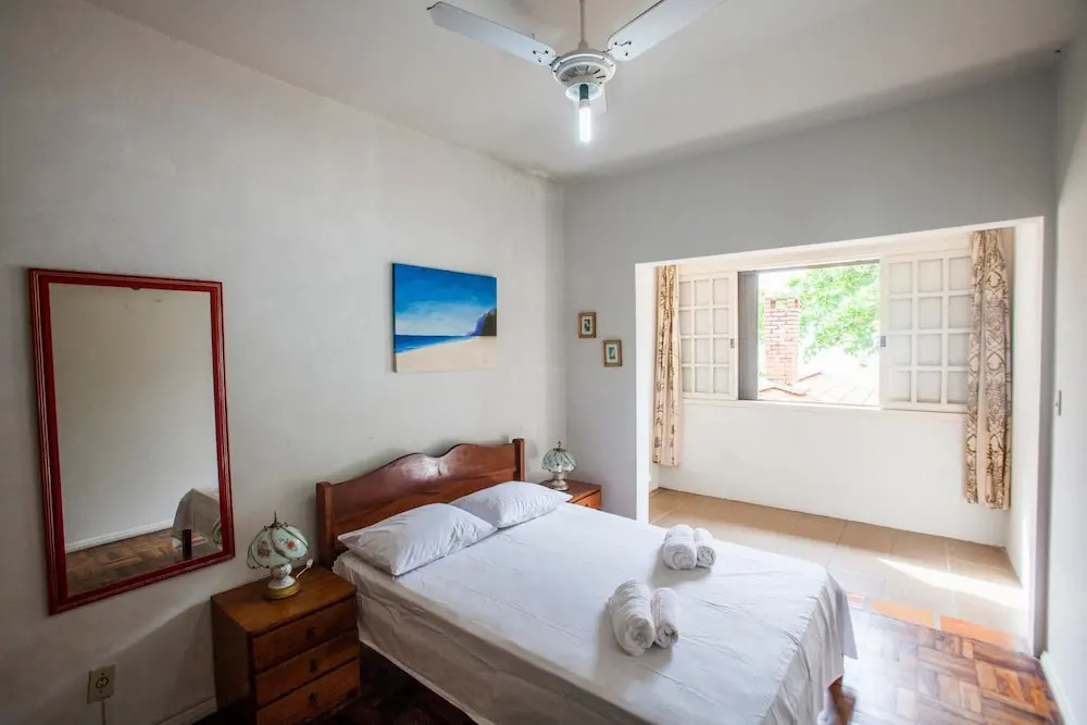 FL023 6 Bedroom Holiday home By Senstay