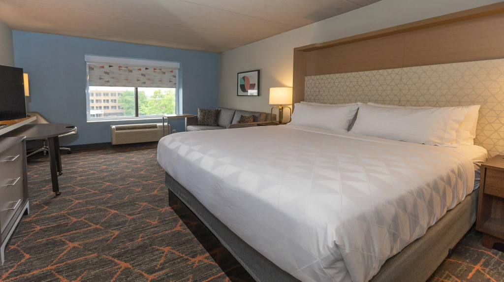 Holiday Inn Cleveland - South Independence by IHG