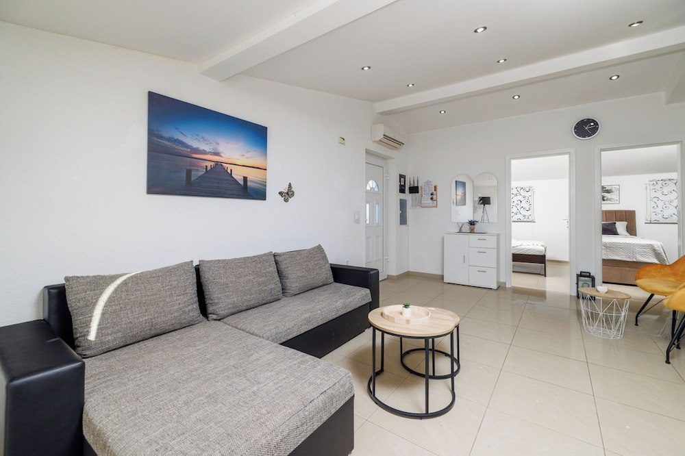 Apartments Pera