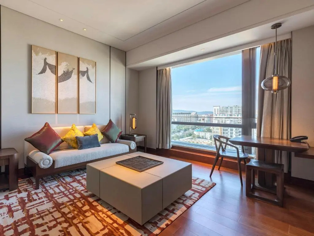 HUALUXE Beijing Xinan