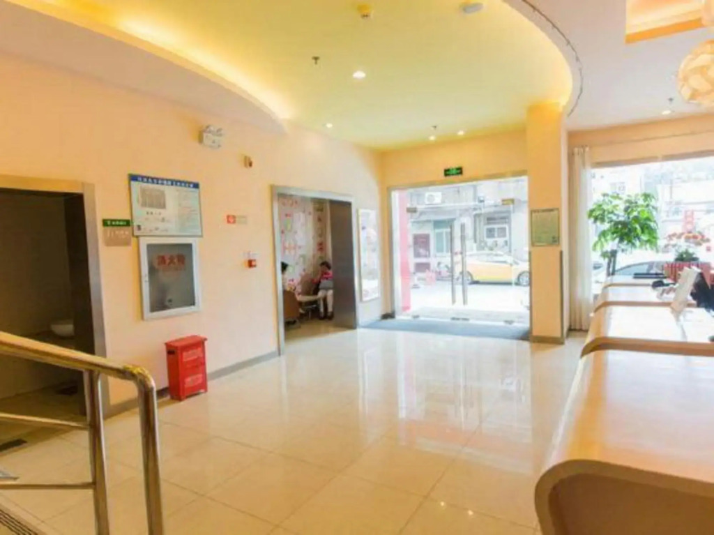 Motel （Tongji Hospital Qingnian Road Subway Station Shop）