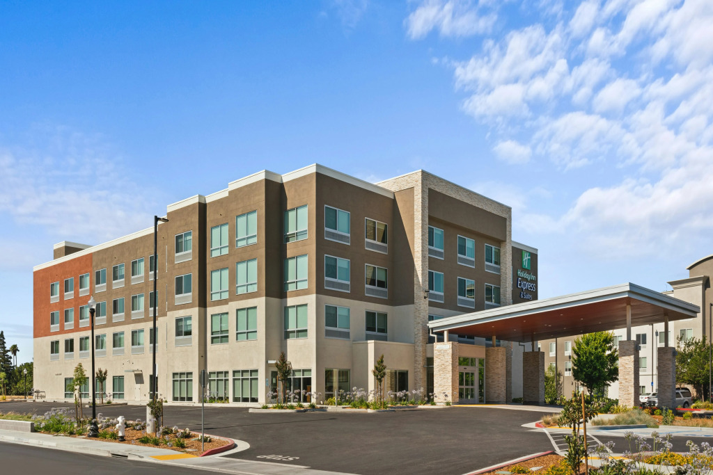 Holiday Inn Express & Suites Suisun City by IHG