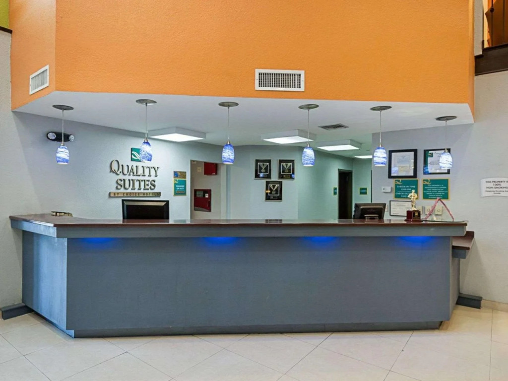 Quality Suites Sulphur