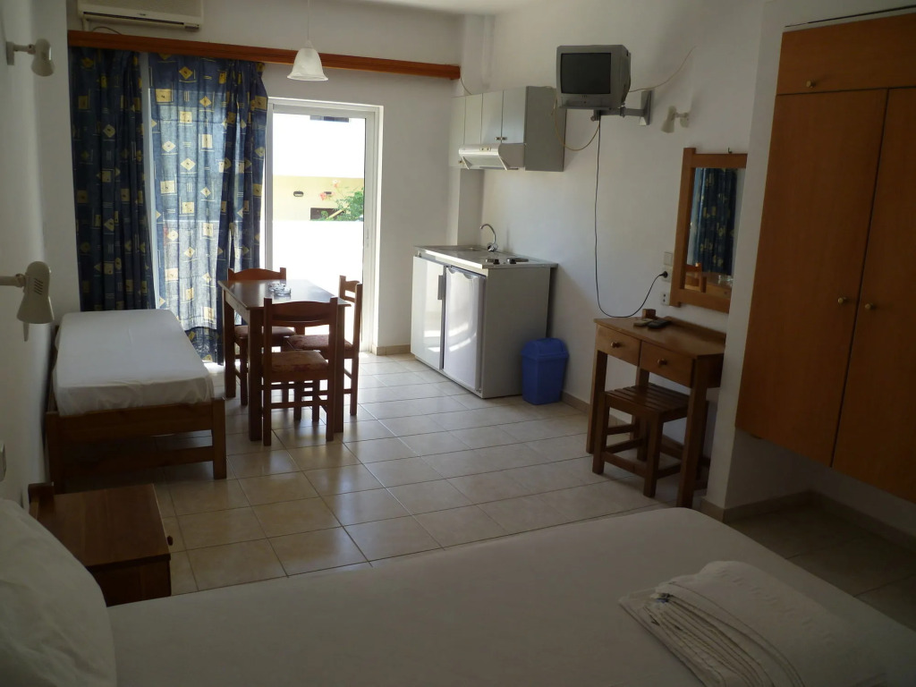 Karmi Studios & Apartments