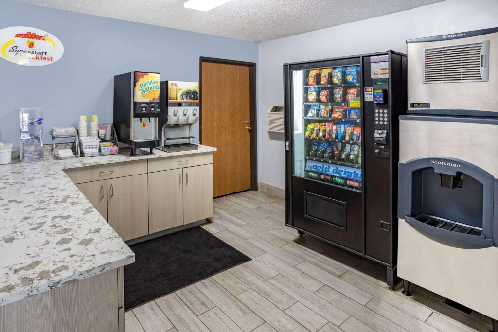 Super 8 by Wyndham Johnstown/Gloversville