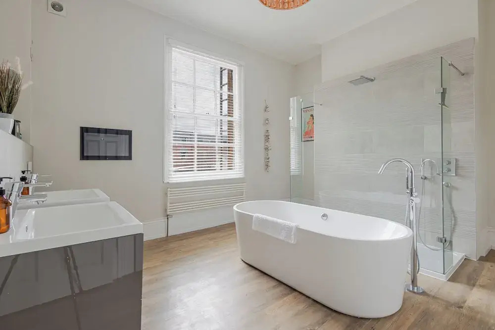 Elegant Townhouse&Basement in Leamington