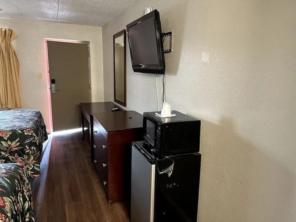 Budget Plaza Motel