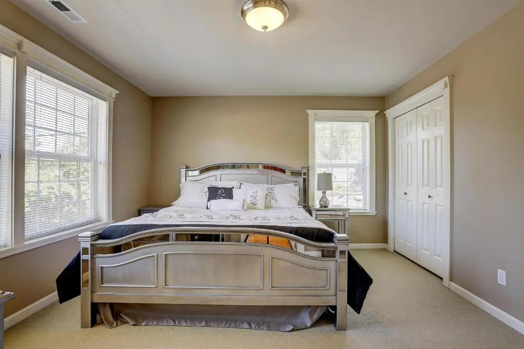 Westside Walkable-AC-3BR/2.5BA