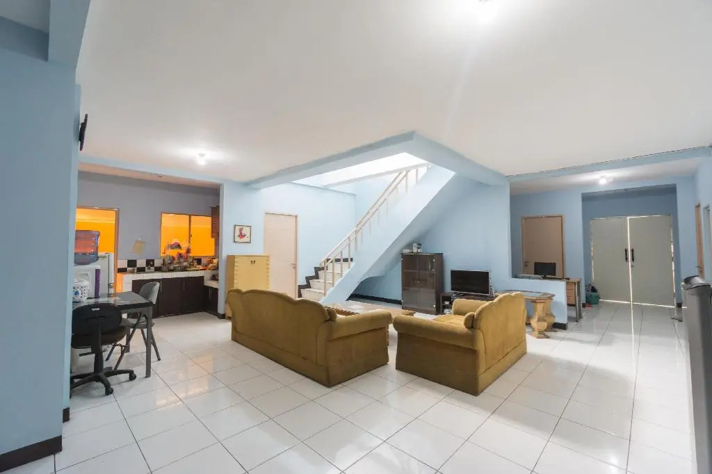 OYO 2110 Rotterdam Guest House Syariah