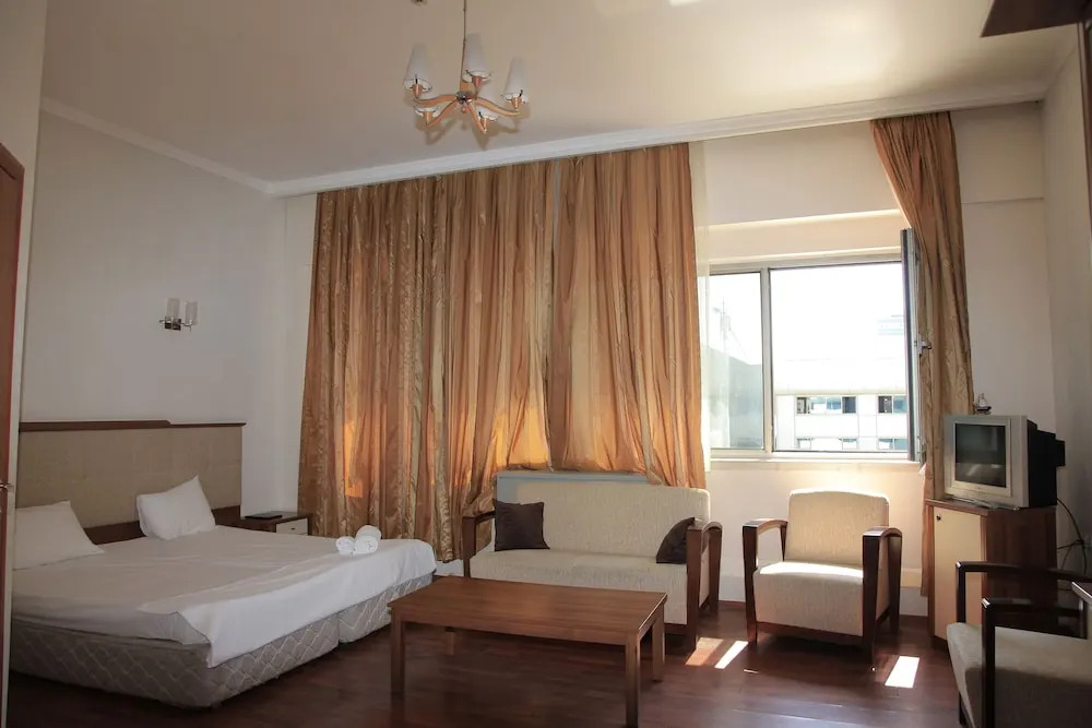 Sea Port Hotel