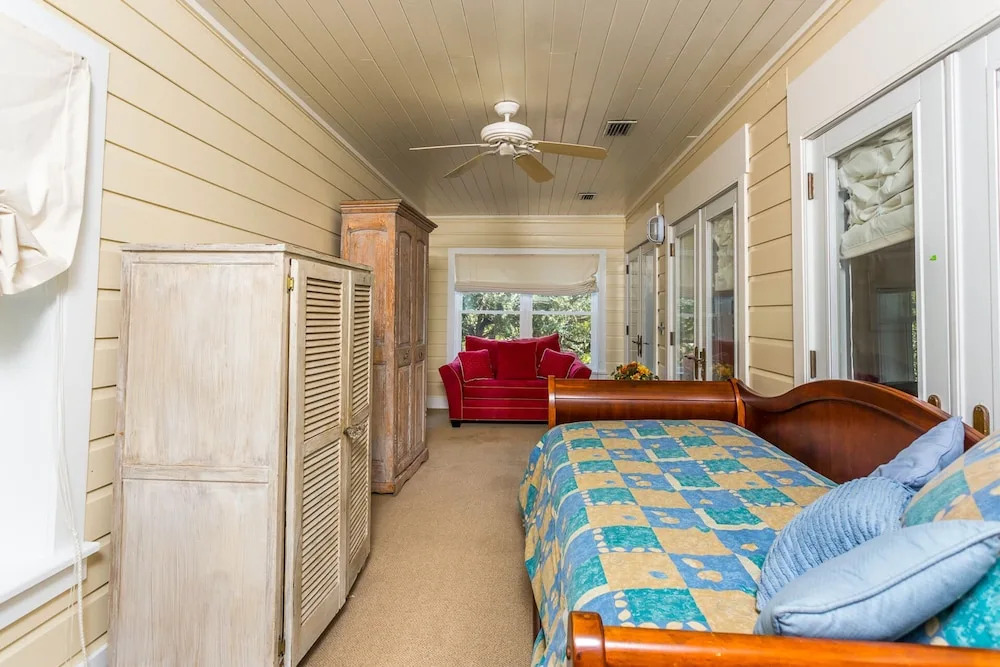 2212 Bruce Drive by Hodnett Cooper