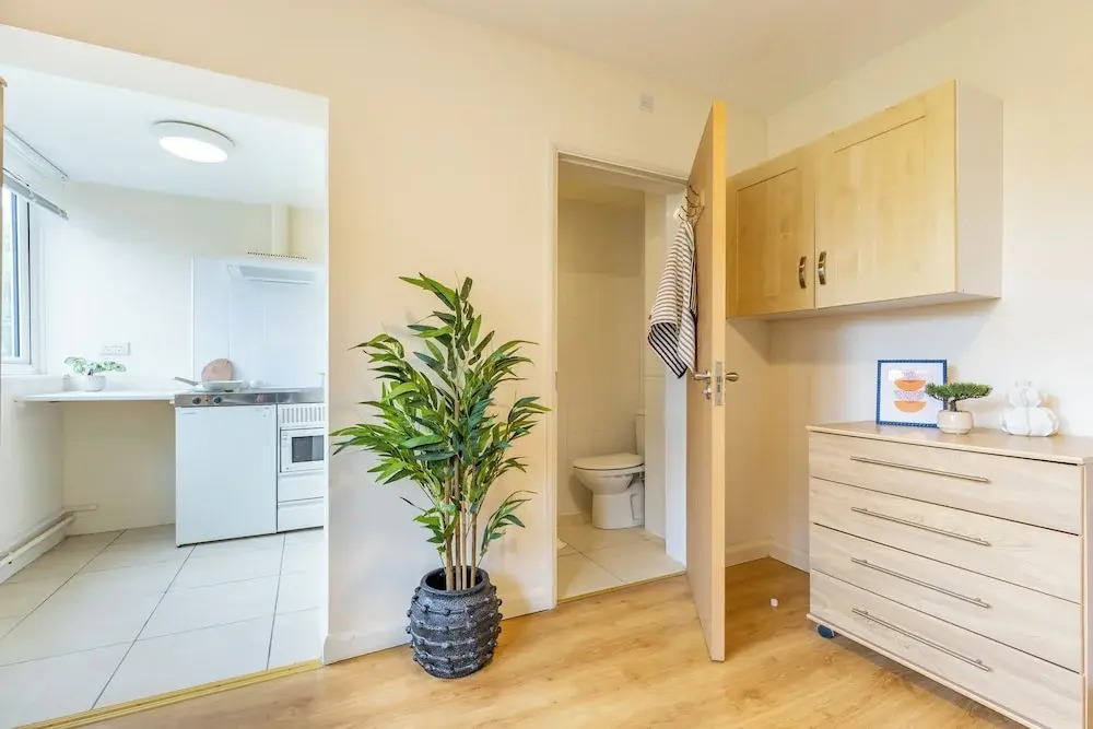 For Students Only - Brooke Hall in London