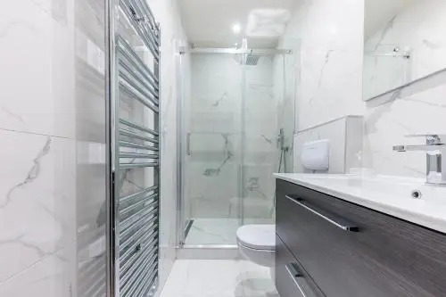 Families And Friends - Center - 110 Sqm