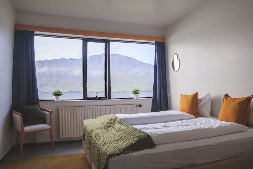 The Cliff Hotel