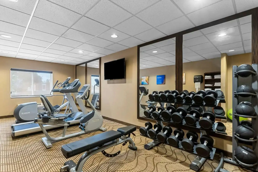 Comfort Inn & Suites Near University of Wyoming