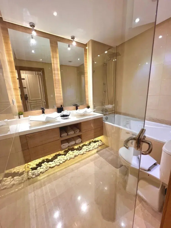 3 bedrooms apartment in secure Résidence