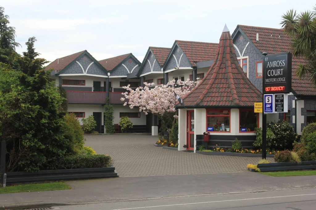 Amross Court