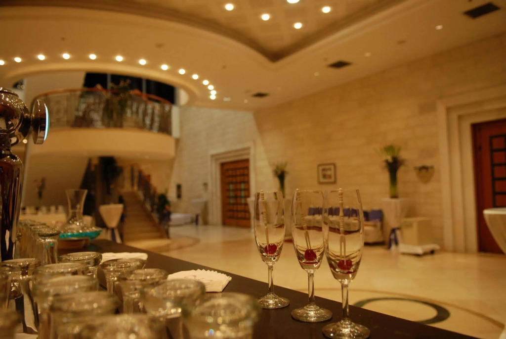 Golden Crown Hotel
