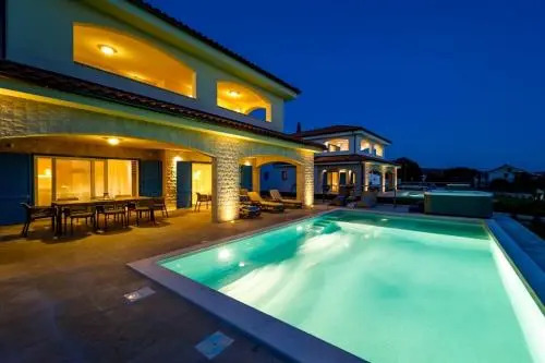 Luxury Villa Loma 2