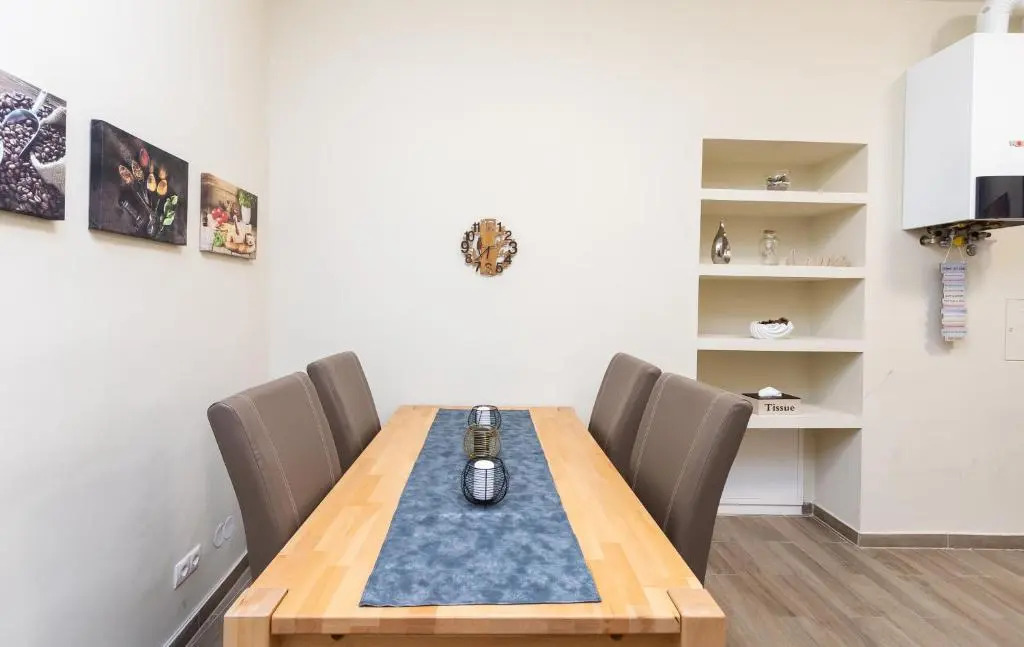 Comfortable romantic 1 bedroom apartment near Augarten