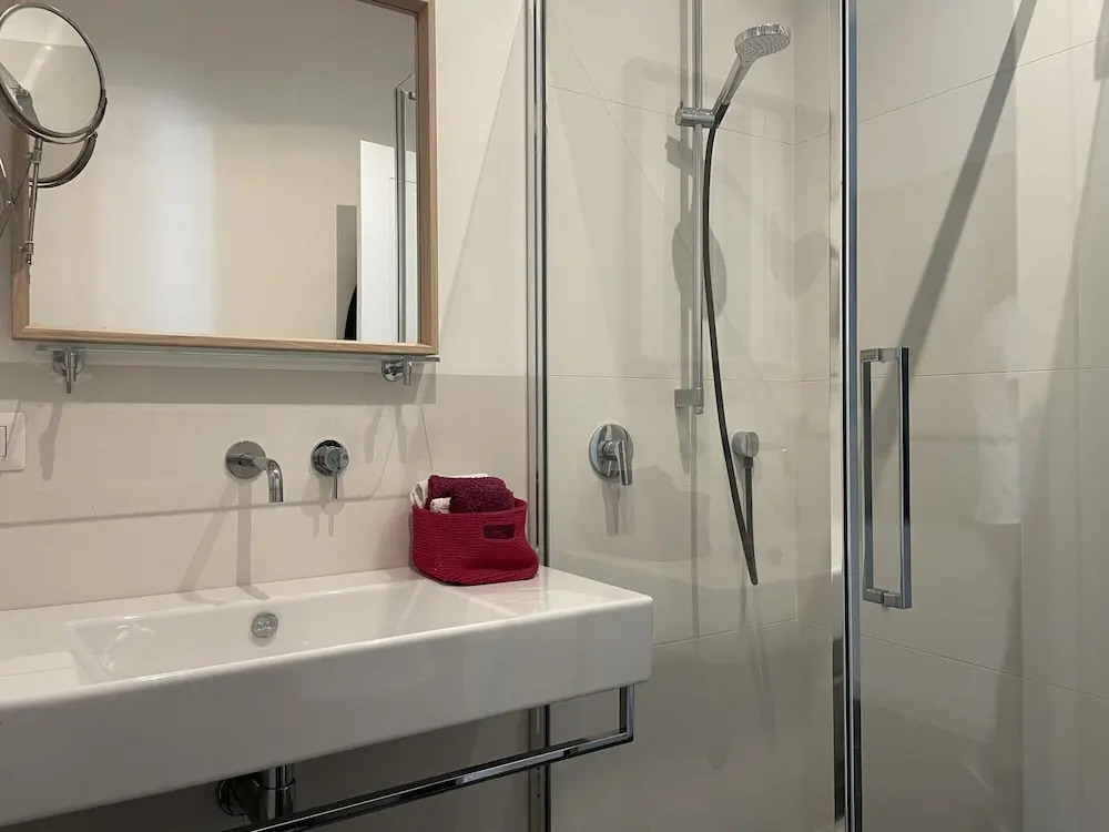 My Summer in Rome Spacious 2BR 2 Bath Home With a Balcony Near Famed Piazza del Popolo