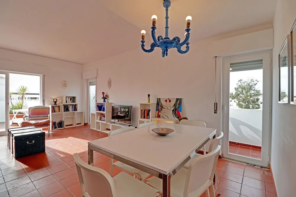 Albufeira Central 1 by Homing
