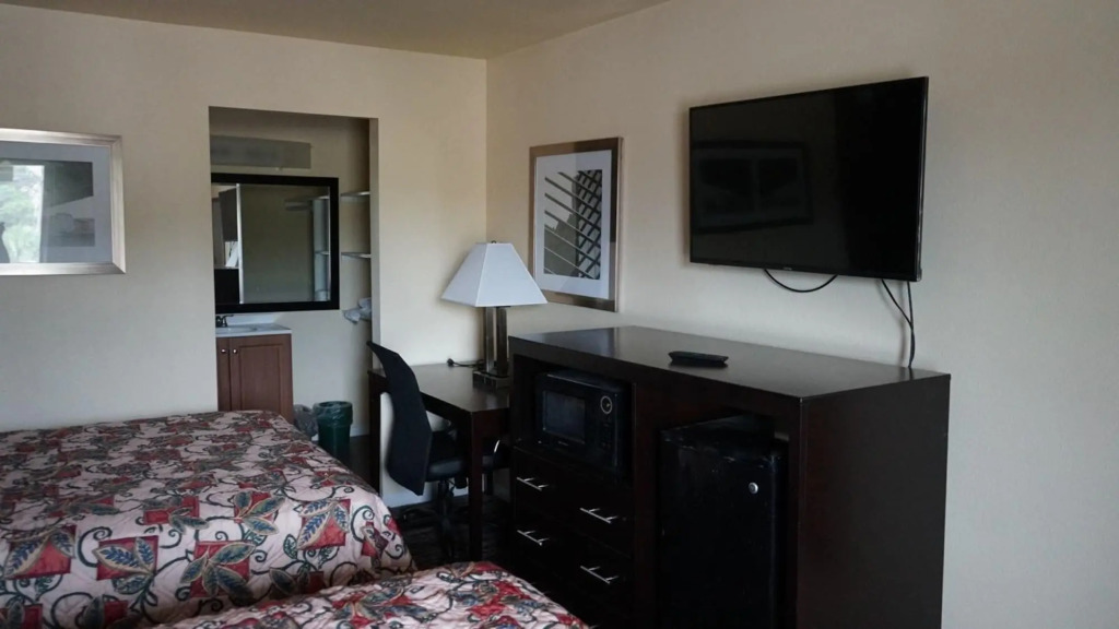 Village Motor Inn