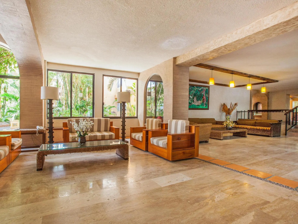 Costa de Oro Beach Hotel