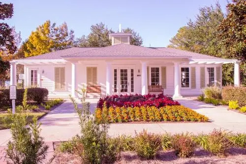1380 Laurel Grove Home
