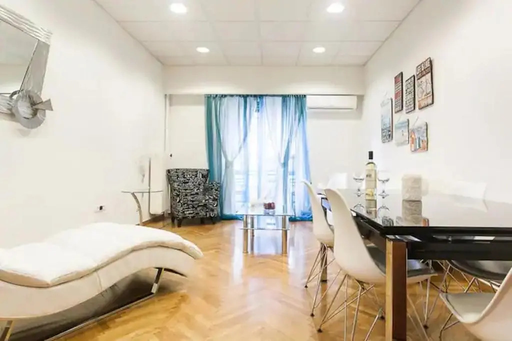 4BDR Amazing Spacious full Apt in Plaka (and Netflix)
