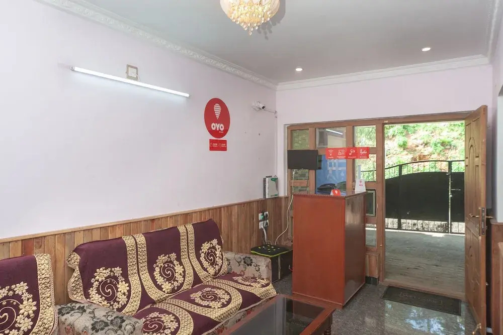 OYO 18694 Limra Residency