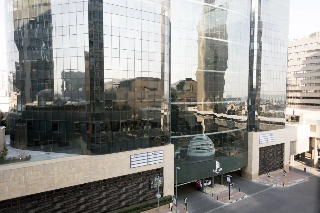 DAVINCI Hotel on Nelson Mandela Square