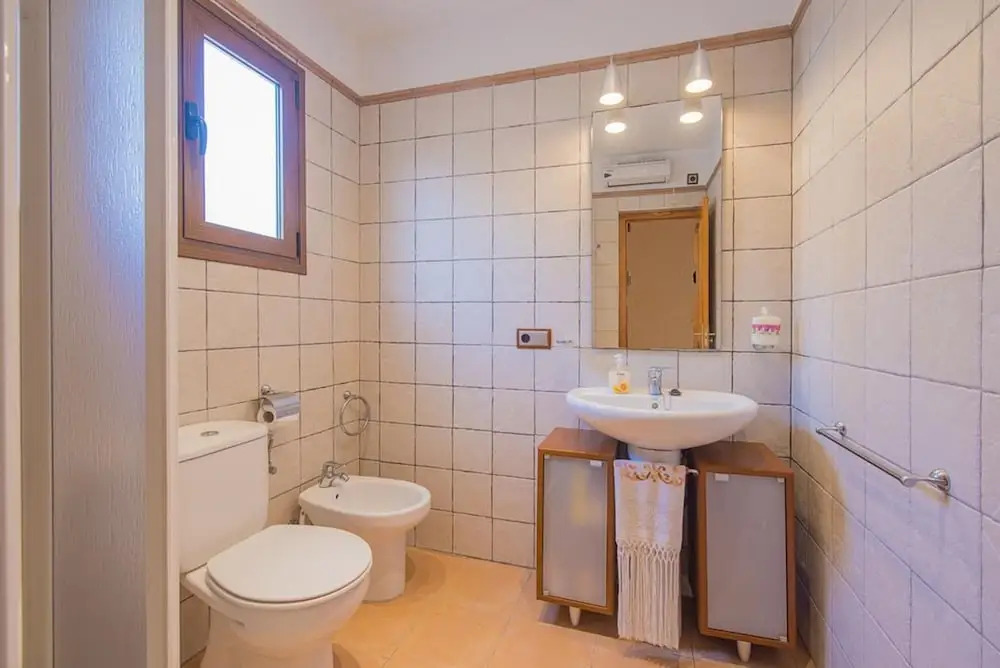 Villa - 4 Bedrooms with Pool and WiFi - 106405