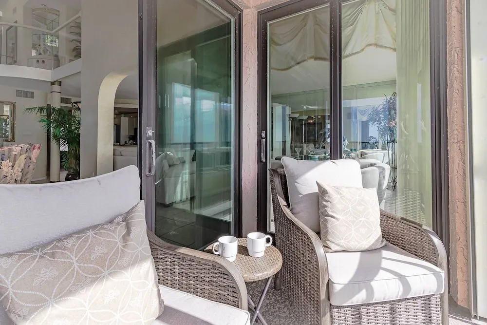 Siesta Breakers Penthouse on the Beach