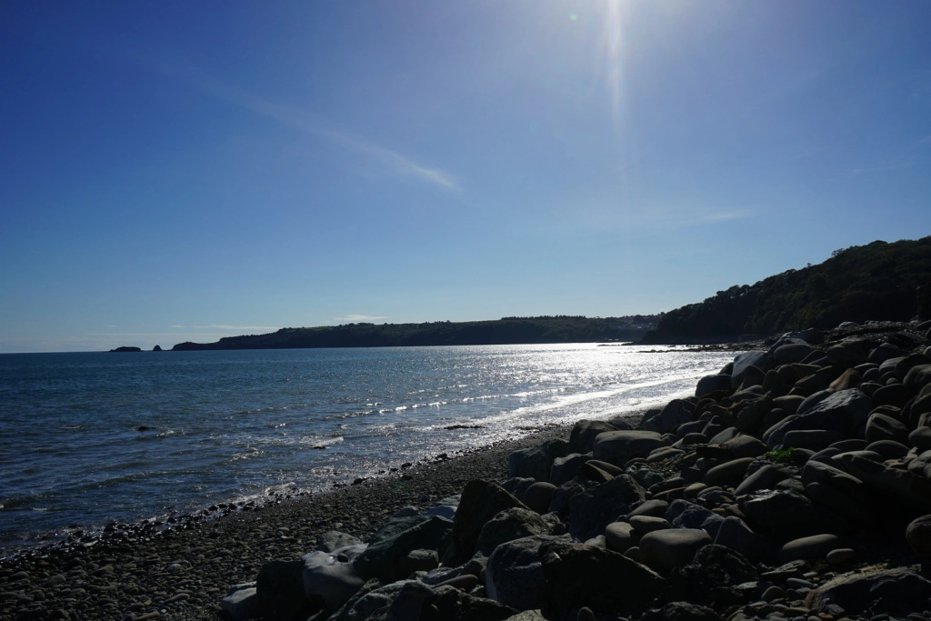 The Cottage - Sea Views, Direct Access to Beach, Pet Friendly