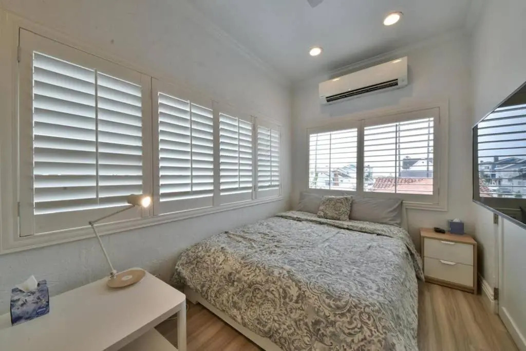 1000#5 Premier Modern Home w View, Parking, and AC