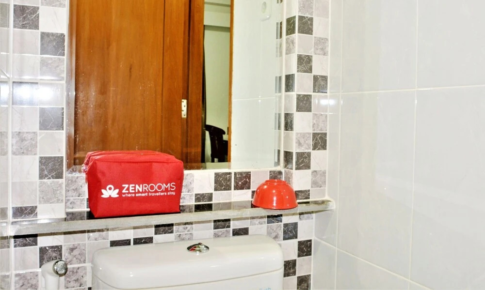 ZEN Rooms Basic near Cilandak Town Square