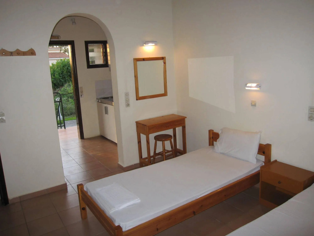 Makris Yialos Apartments
