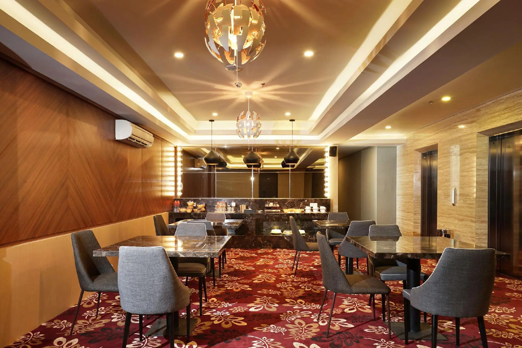 Pyramid Suites