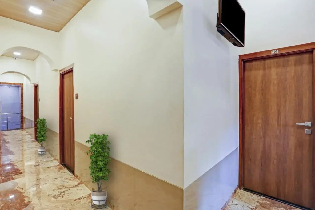 FabHotel Malali Residency