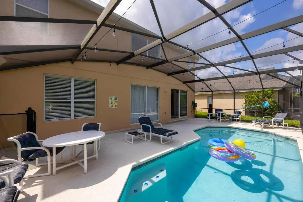 7 Bedroom Mansion Near Disney