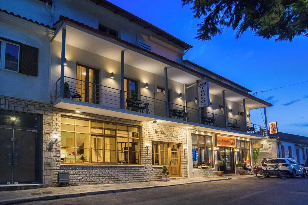 THOLOS HOTEL