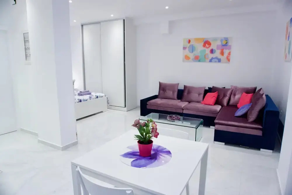 Sweet And Central Lair In Athens
