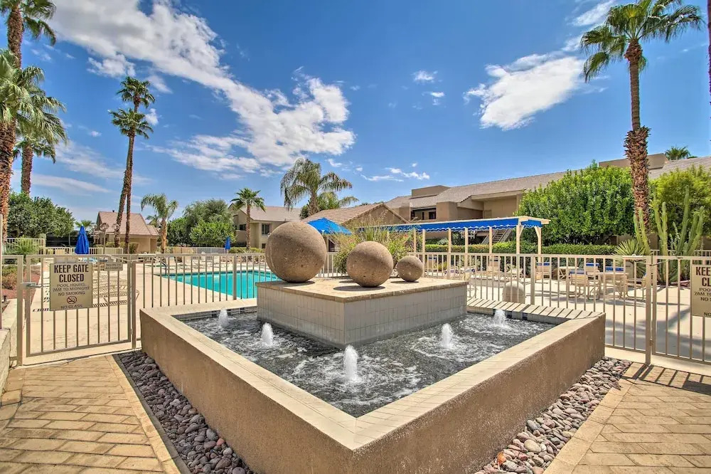Palm Springs Retreat w/ Pool Access, Near Downtown