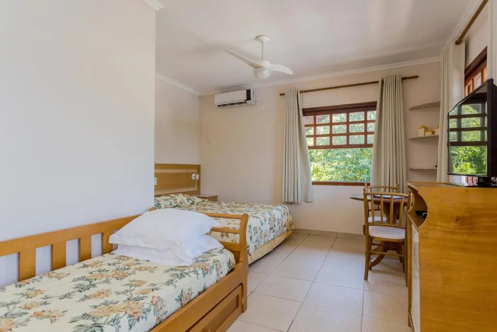 Beach Hotel Cambury