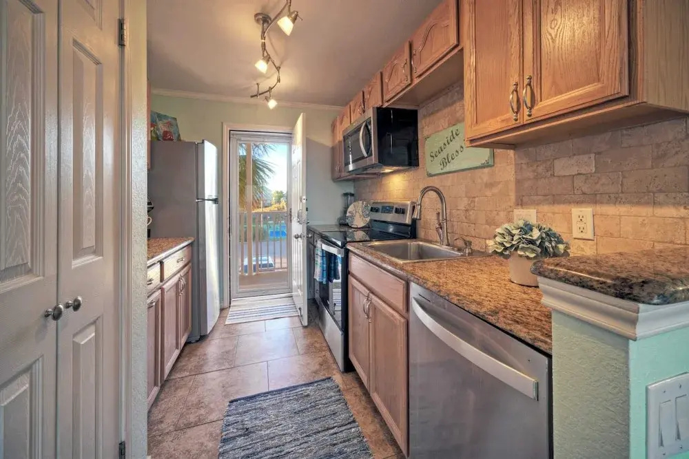 2 Condos in Beachfront Complex Pool, Pickleball+tennis Court, Beach Boardwalk